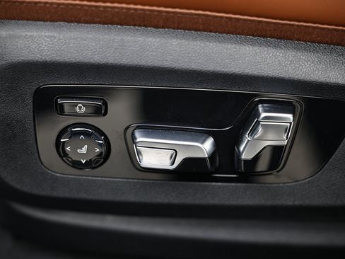 New 2026 BMW X6 xDrive40i w/ Climate Comfort Package image 22