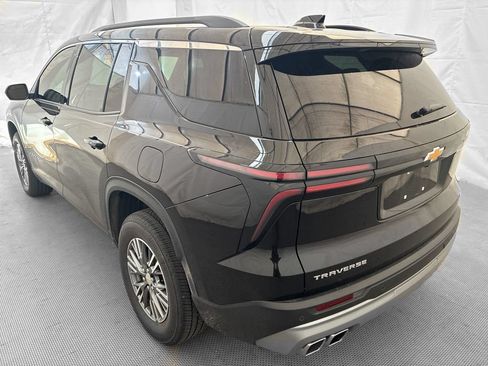 Used 2024 Chevrolet Traverse LT FWD image 5