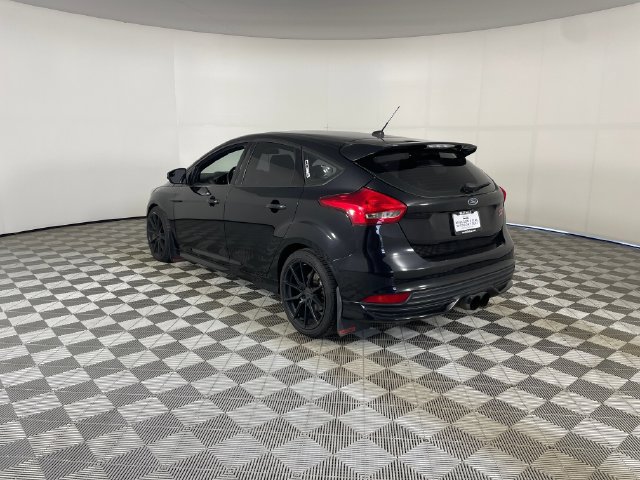 Used 2017 Ford Focus ST w/ Equipment Group 402A FWD image 16