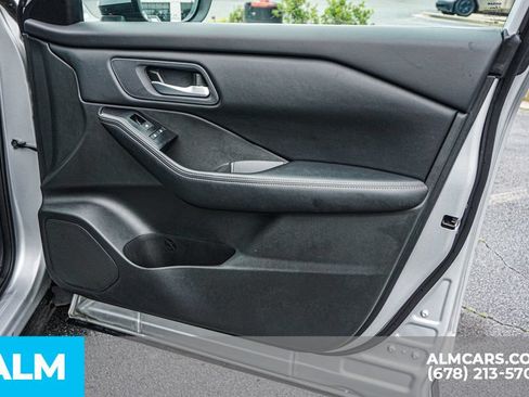 Used 2024 Nissan Rogue SV FWD image 51