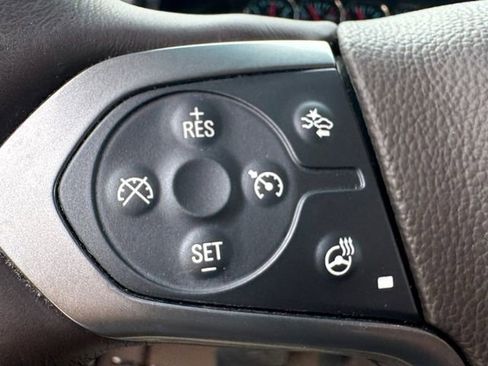 Used 2015 Chevrolet Suburban LTZ image 7