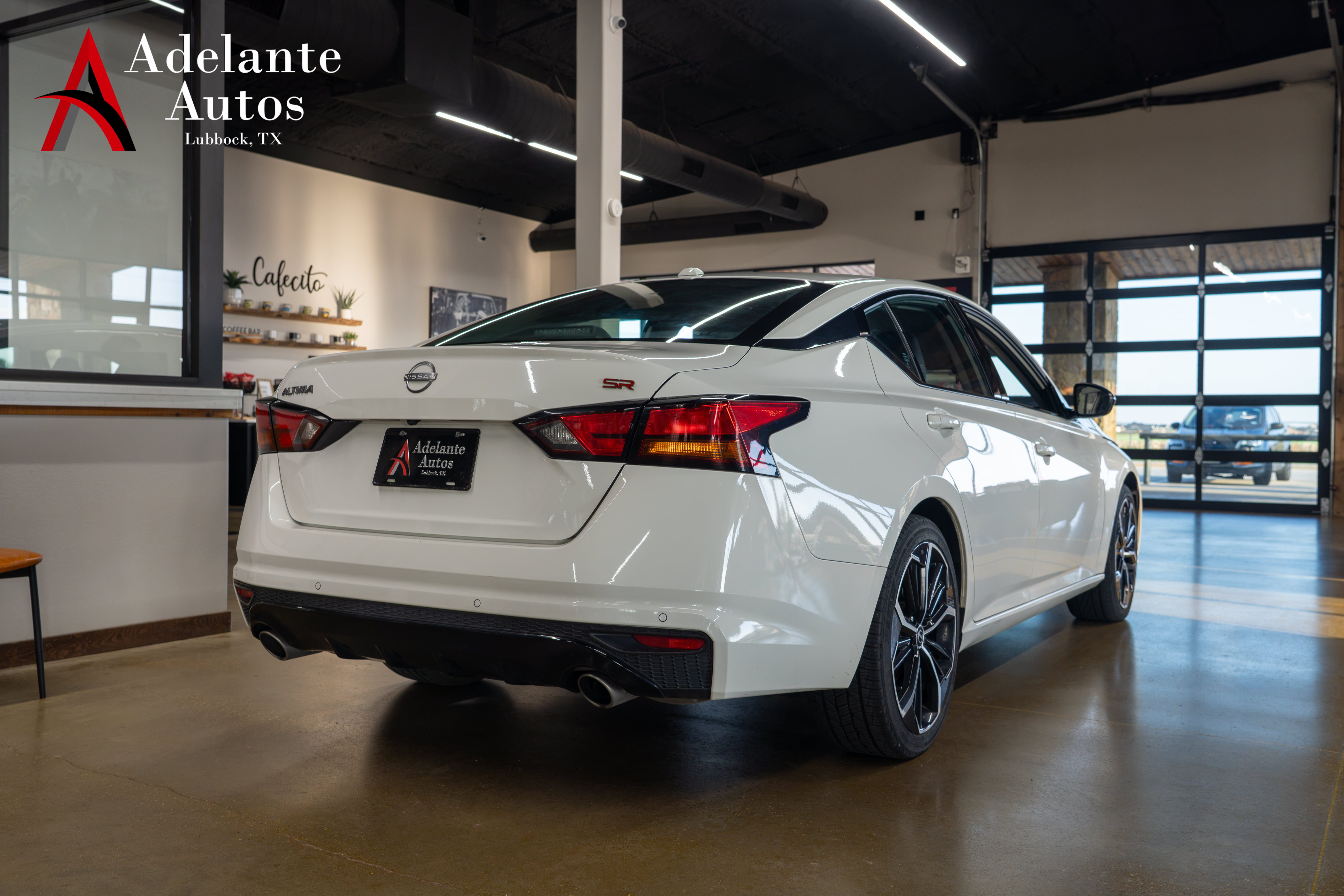 Used 2024 Nissan Altima 2.5 SR FWD image 3