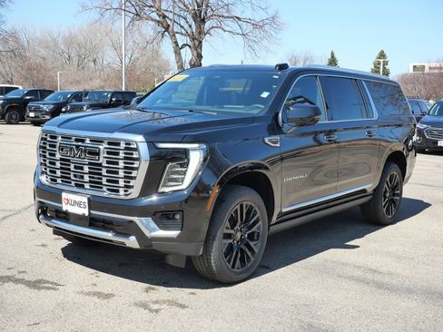 New 2026 GMC Yukon XL Denali w/ Sun & Power Step Package AWD/4WD image 5