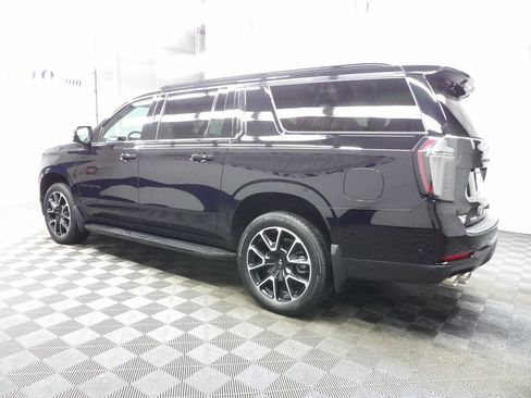 Used 2026 Chevrolet Suburban RST w/ Comfort Package AWD/4WD image 7
