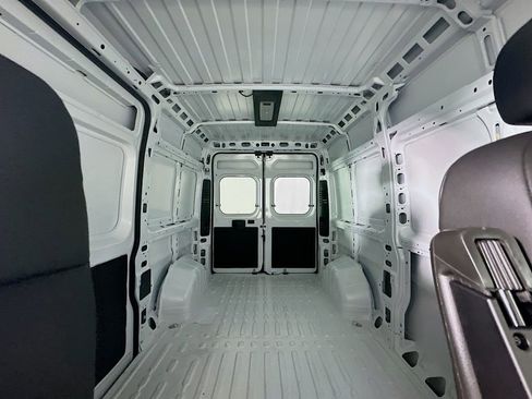 New 2026 RAM ProMaster 2500 w/ Convenience Group image 10