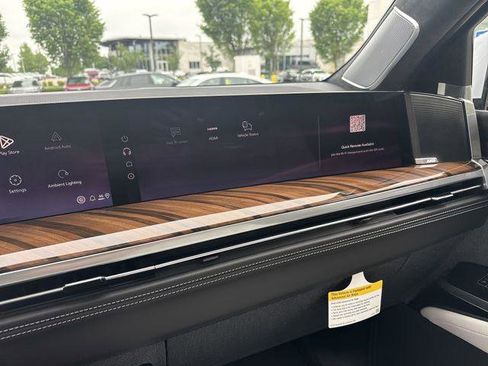 New 2026 Cadillac Escalade Platinum Sport w/ LPO, Floor Liner Package AWD/4WD image 19