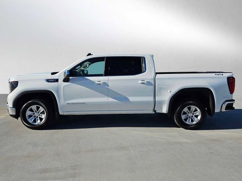 Used 2025 GMC Sierra 1500 SLE w/ Preferred Package image 6