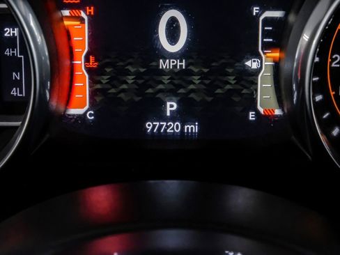 Used 2018 Jeep Wrangler Unlimited Sahara image 19