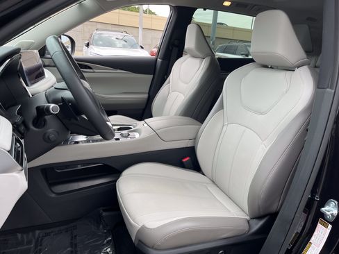 Certified 2026 INFINITI QX60 Luxe w/ Cargo Package AWD/4WD image 2