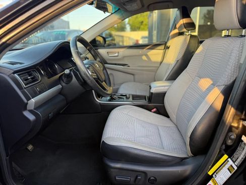 Used 2015 Toyota Camry SE FWD image 15