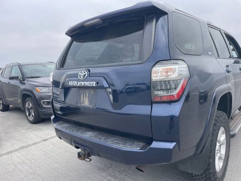Used 2014 Toyota 4Runner SR5 AWD/4WD image 4