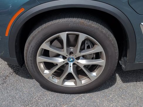 Used 2025 BMW X5 xDrive50e w/ Premium Package AWD/4WD image 26
