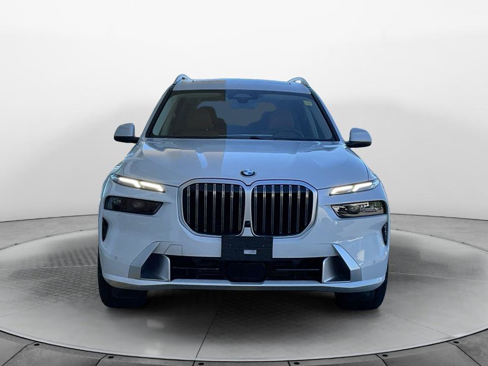 Used 2024 BMW X7 xDrive40i w/ Premium Package AWD/4WD image 2
