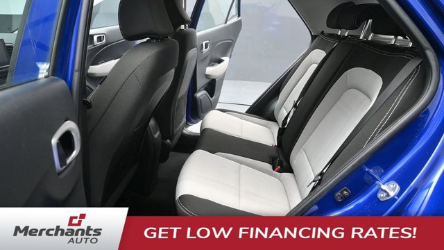 Used 2023 Hyundai Venue SEL FWD image 18