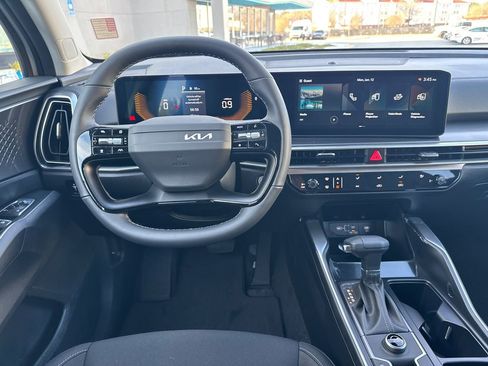 New 2026 Kia Sorento LX FWD image 23