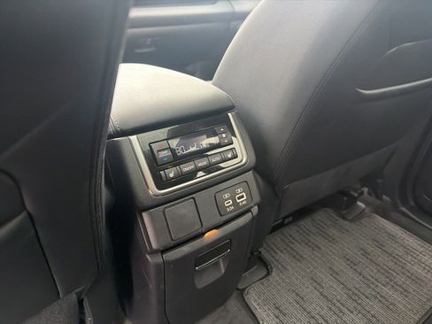 Certified 2025 Subaru Ascent Limited image 13