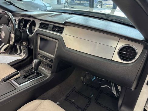 Used 2013 Ford Mustang Premium image 22