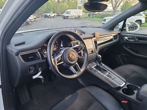 Used 2018 Porsche Macan AWD/4WD image 7