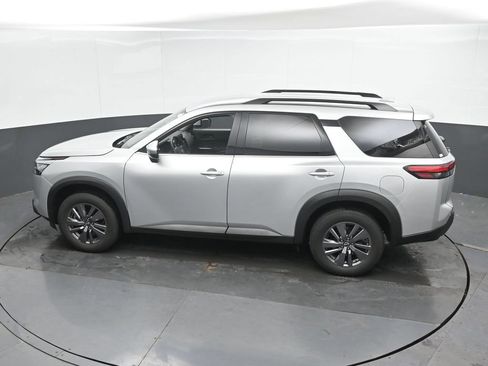 Used 2025 Nissan Pathfinder SV FWD image 37