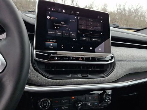 Used 2023 Jeep Compass Latitude w/ Convenience Group image 24