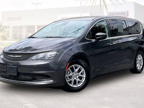 Used 2023 Chrysler Voyager LX FWD image 30