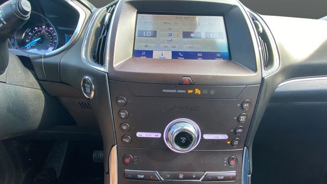Used 2020 Ford Edge Titanium AWD/4WD image 17