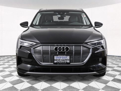 Used 2023 Audi e-tron Premium image 10