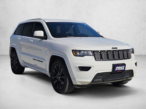 Used 2021 Jeep Grand Cherokee Laredo X RWD image 3