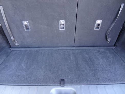 Used 2025 Nissan Pathfinder SV FWD image 10