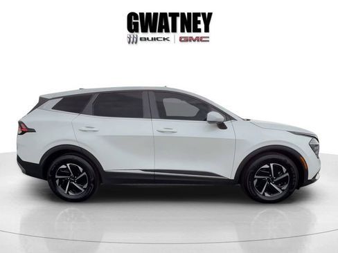 Used 2024 Kia Sportage LX image 8