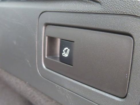 Used 2019 Buick Regal Essence w/ Driver Confidence Package I image 33