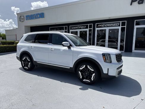 Used 2024 Kia Telluride S FWD image 6