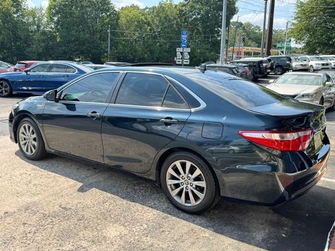 Used 2016 Toyota Camry XLE w/ Moonroof Package FWD image 5