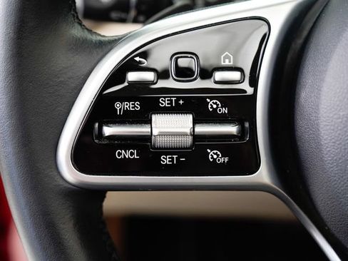 Used 2021 Mercedes-Benz GLC 300 4MATIC image 16