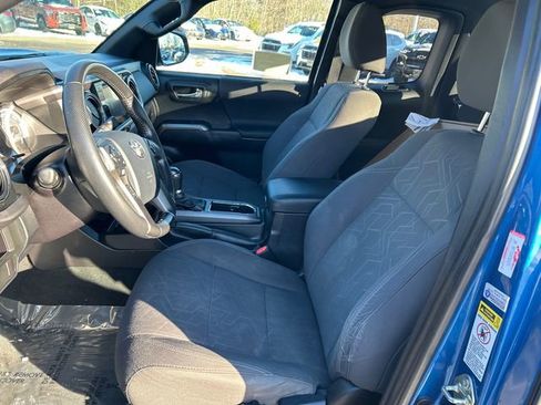 Used 2016 Toyota Tacoma TRD Sport image 20