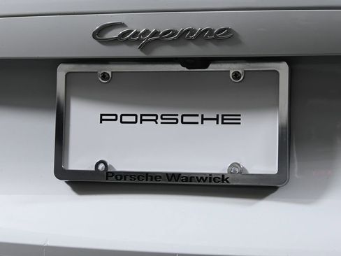 Used 2022 Porsche Cayenne Platinum Edition AWD/4WD image 14