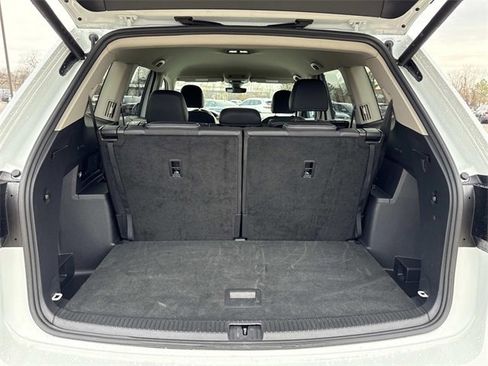 Certified 2025 Volkswagen Atlas SE image 6