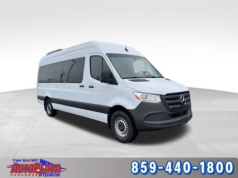 Used 2025 Mercedes-Benz Sprinter 2500 image 8