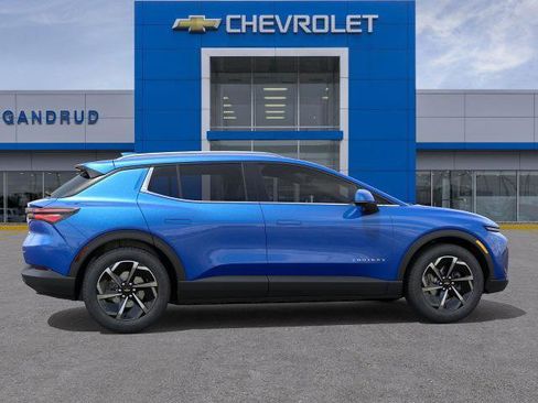 New 2026 Chevrolet Equinox EV LT image 29