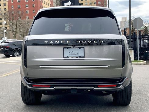 New 2026 Land Rover Range Rover SE image 4