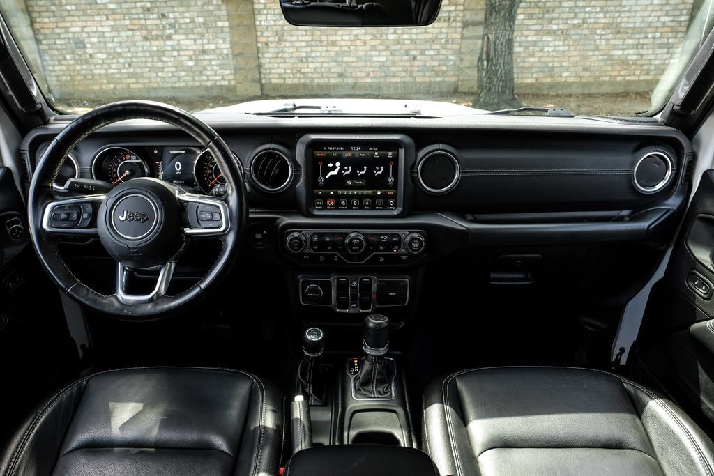 Used 2020 Jeep Wrangler Unlimited Sahara AWD/4WD image 5