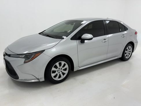 Used 2021 Toyota Corolla LE FWD image 5