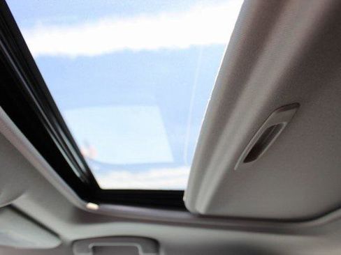 Certified 2020 Toyota RAV4 XLE Premium AWD/4WD image 9