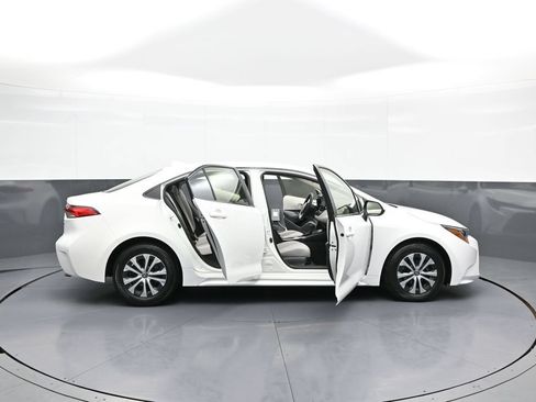 Certified 2020 Toyota Corolla LE FWD image 40