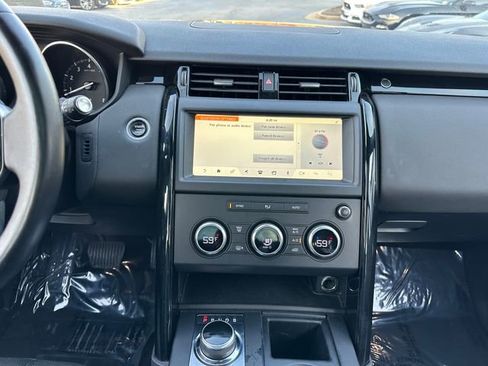 Used 2019 Land Rover Discovery SE image 19