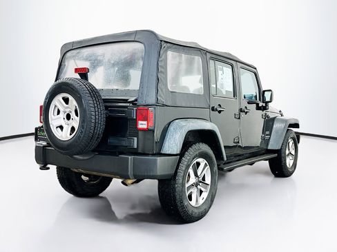 Used 2015 Jeep Wrangler Unlimited Sport w/ Connectivity Group AWD/4WD image 9