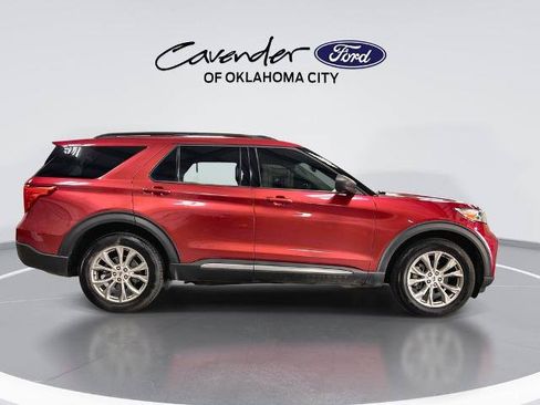 Certified 2022 Ford Explorer XLT w/ Equipment Group 202A AWD/4WD image 9