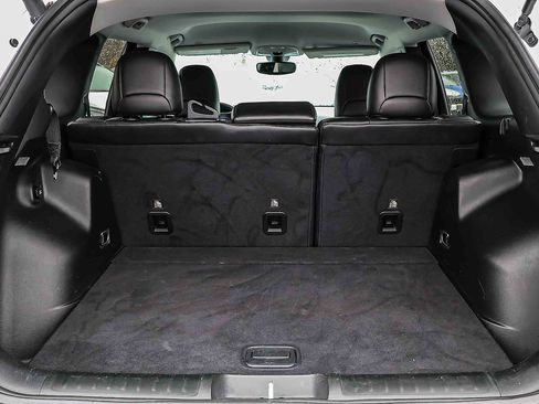 Used 2019 Jeep Cherokee Limited image 24