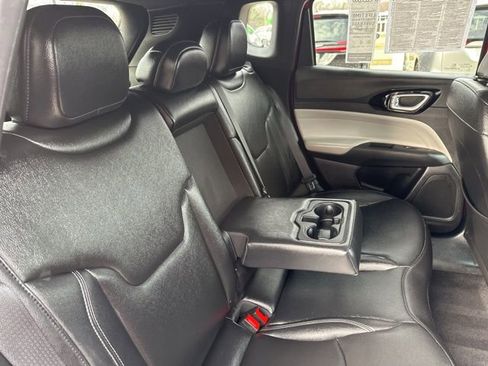 Used 2025 Jeep Compass Limited image 16