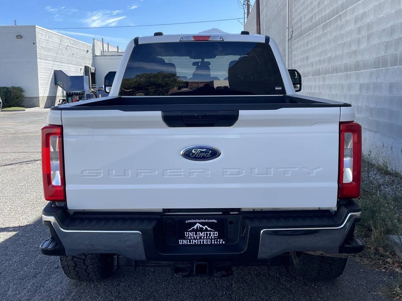 Used 2024 Ford F250 XLT w/ FX4 Off-Road Package AWD/4WD image 8